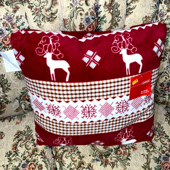 Aarhus Decorative Christmas Pillow Cushion NWT $11 - Picture 2 of 6
